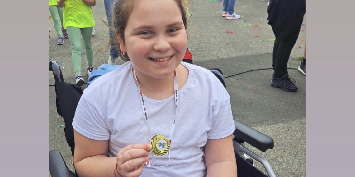 Ja sam Mia i potrebna mi je vaša pomoć – Desetogodišnja Kraljevčanka preživela je težak moždani udar (FOTO/VIDEO)