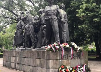 Sećanje na kraljevačke stradalnike – Obeležen Dan pobede nad fašizmom