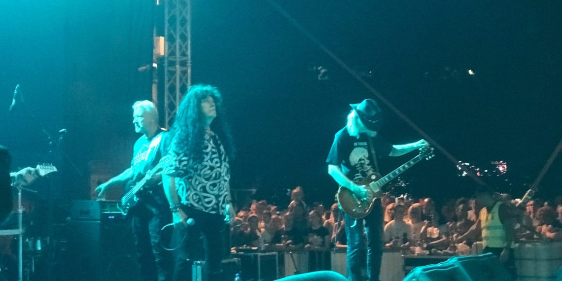 Kerber i preko 20.000 ljudi na trgu u Kraljevu (VIDEO)