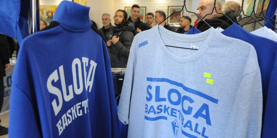 Otvoren prvi fan šop u prostorijama Turističke organizacije – ljubitelji kraljevačke košarke moći će da kupe suvenire sa znakom kluba