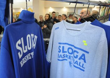 Otvoren prvi fan šop u prostorijama Turističke organizacije – ljubitelji kraljevačke košarke moći će da kupe suvenire sa znakom kluba