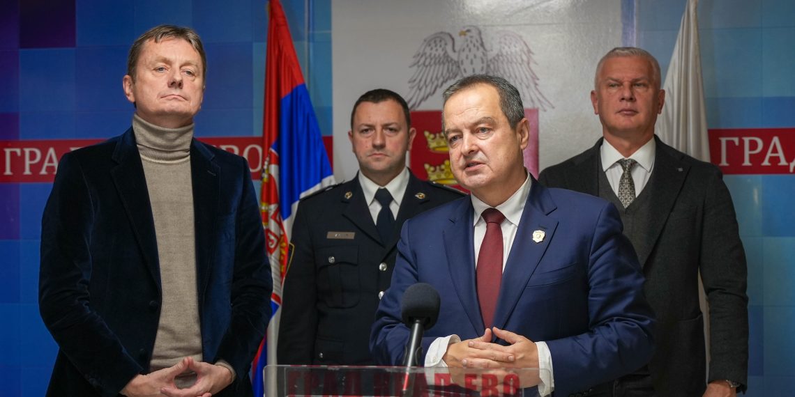 Dačić i Glišić u Kraljevu sa predstavnicima Raškog i Moravičkog okruga – Prvi put puštena poruka upozorenja od elementarnih nepogoda