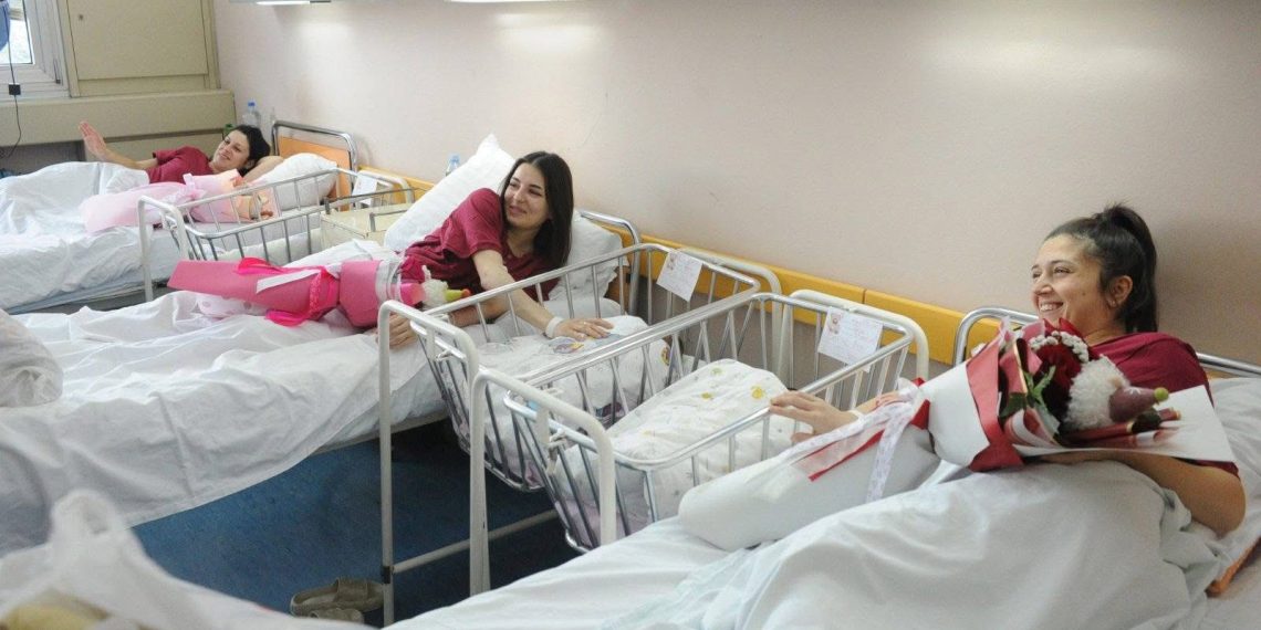 Darivane prve bebe rođene u Novoj godini u Kraljevu