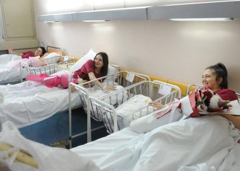 Darivane prve bebe rođene u Novoj godini u Kraljevu