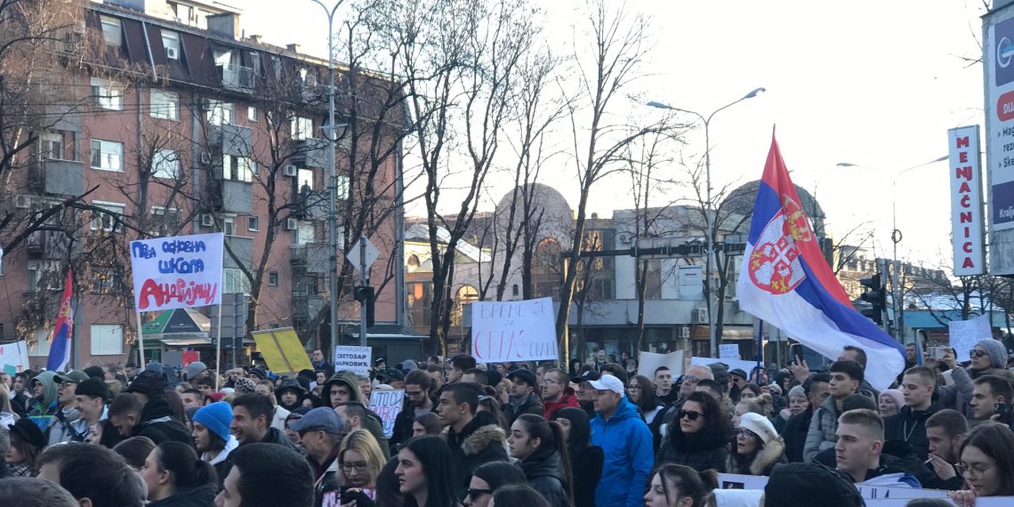 Protest prosvetara, studenata i đaka u Kraljevu