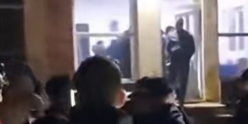 Kraljevački naprednjaci najoštrije osudili vandalizam – U selu Miločaj spaljena stranačka zastava