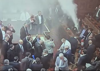 Kraljevački naprednjaci najoštrije osudili današnje nasilje u Narodnoj skupštini