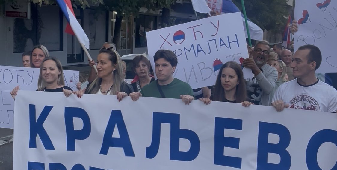 Nakon sinoćnjeg skupa oglasio se kraljevački odbor SNS