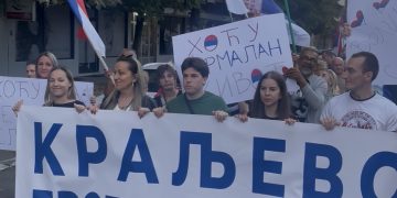 Nakon sinoćnjeg skupa oglasio se kraljevački odbor SNS