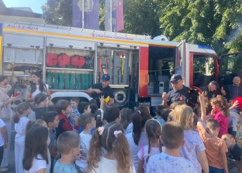 Vatrogasci u Kraljevu obeležili slavu sa najmlađim sugrađanima