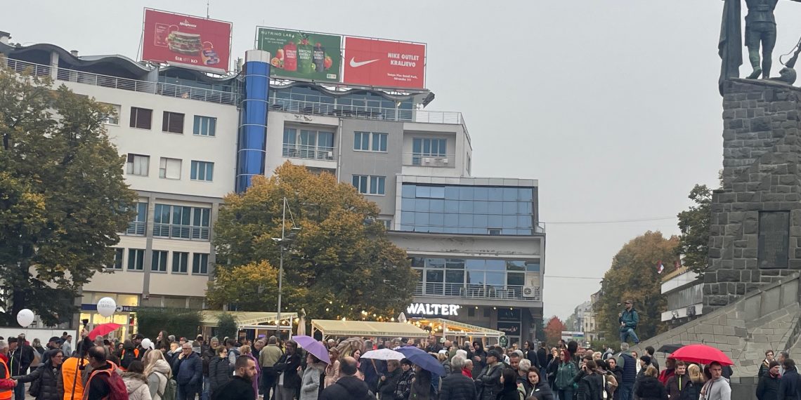 Održan protest prosvetnih radnika u Kraljevu