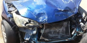 Kraljevo: U Sirči pijani vozač oborio tridesetšestogodišnju ženu pa pobegao