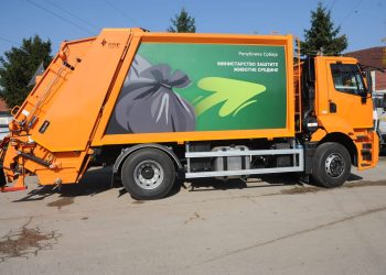 Kraljevo dobilo novi kamion za sakupljanje otpada od Ministarstva zaštite životne sredine